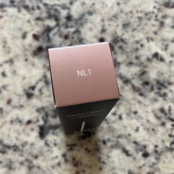 Doucce‎ Caché Crème Satin Foundation Color: NL1 (Neutral Undertone Light) - Picture 4 of 4